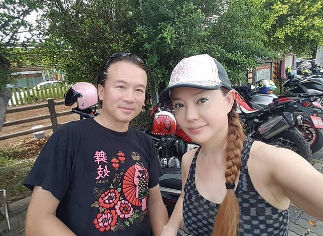 母亲出状况「狄莺暴增13公斤」憔悴挺大肚 忍泪为妈妈「吃早斋祈福」